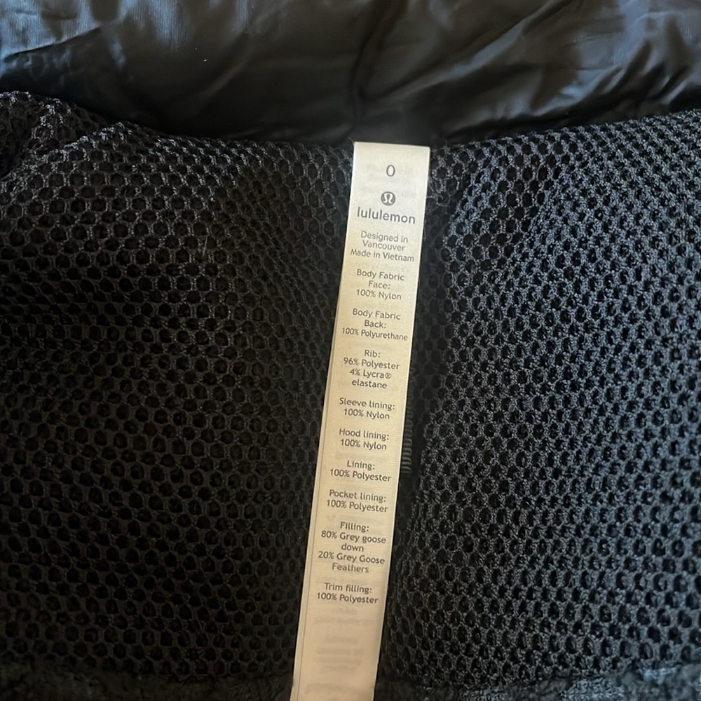 Lululemon Winter Warrior Bomber Coat Jacket Black Without hooded Size 0 - Picture 10 of 13